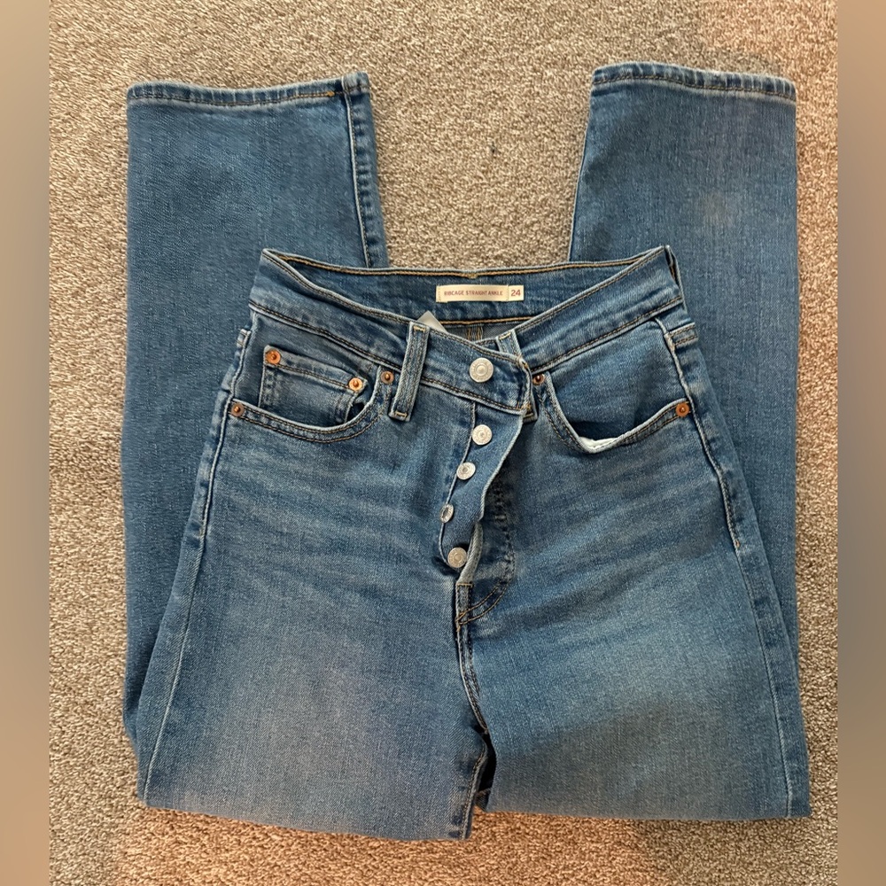 Levi's High Rise Ribcage Jeans